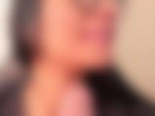 Live cam show with Alice-rausing - Glasses on Soda Cam