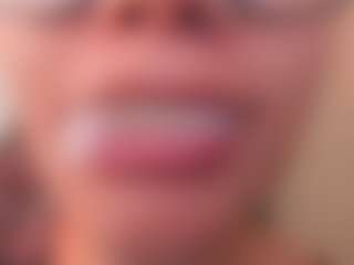 Live cam show with Alice-rausing - Shaved Pussy on Camsoda