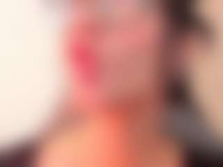 Live cam show with Alice-rausing - Fingers on Camsoda