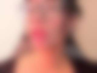 Live cam show with Alice-rausing - Slave on Camsoda