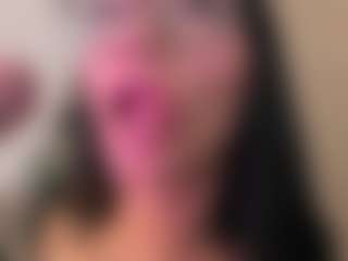 Live cam show with Alice-rausing - Glasses on eurowanks.com