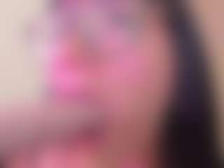 Live cam show with Alice-rausing - Glasses on alttransgirls