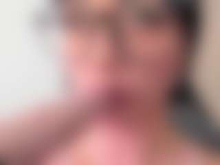 Live cam show with Alice-rausing - Handjob on luckytryst.com