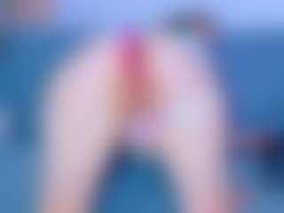 Live cam show with isabelle-adjanii - Bedroom on Dolls Live