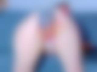 isabelle-adjanii's Live Sex Cam Show