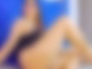 Live cam show with susan-milf - Glasses on CamClone