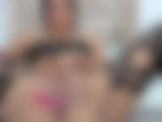 Live cam show with Cutelatinax - Double Penetration on AdultVida.com