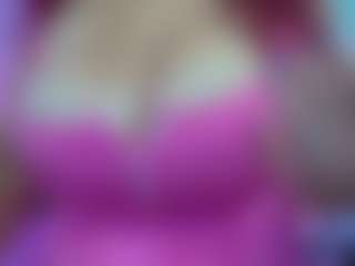 kimii23 MILF webcam performer live streaming