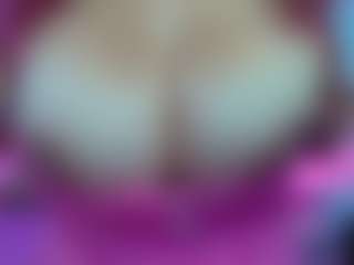 kimii23 MILF webcam performer live streaming
