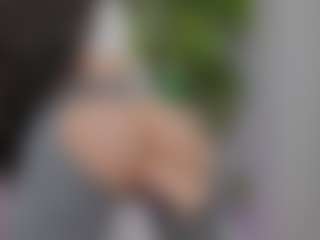 Live cam show with LuckyyStrike - Petite on hrnylive.com