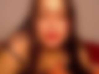 Dulce Lorena MILF webcam performer live streaming