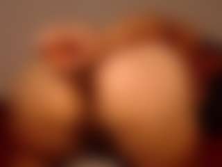 Dulce Lorena MILF webcam performer live streaming