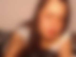 Dulce Lorena MILF webcam performer live streaming