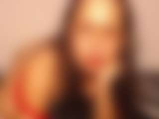 Dulce Lorena MILF webcam performer live streaming