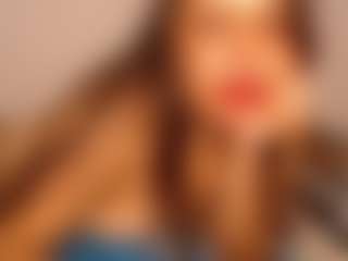 Dulce Lorena MILF webcam performer live streaming