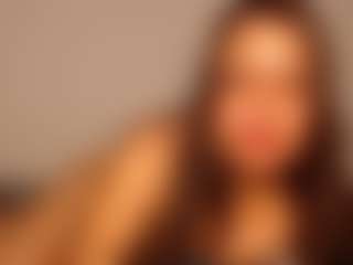 Live cam show with Dulce Lorena - Curvy MILF on livesuperchat.net