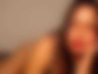 Live cam show with Dulce Lorena - Deepthroat on Camsoda