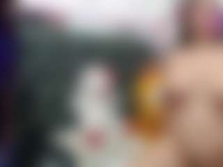 Allie Vergara MILF webcam performer live streaming