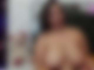 Live cam show with Allie Vergara - Public Brown Hair on EXY