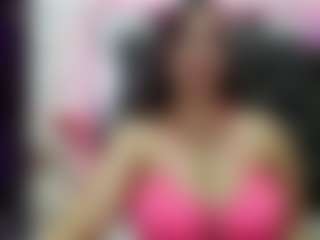 Live cam show with Allie Vergara - Public MILF on camtv