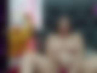 Allie Vergara MILF webcam performer live streaming