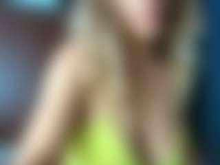 Live cam show with firebirdMIA - Lush MILF on Camsoda