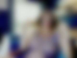 firebirdMIA MILF webcam performer live streaming