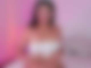 Live cam show with Amy - Brown Hair Teen (18+) on Camiplay Live