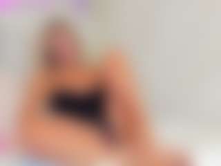 Live cam show with -Elisa- - Genital Piercings on camtv