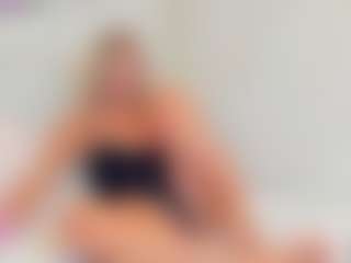 Live cam show with -Elisa- - Blonde Hair on boobsie.com