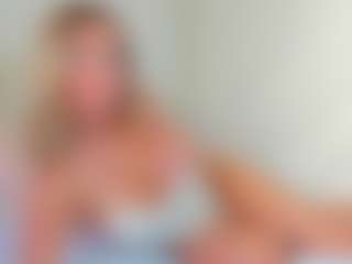 Live cam show with -Elisa- - BBW on Dolls Live