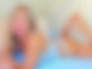 Live cam show with -Elisa- - Public Mature on Soda Cam
