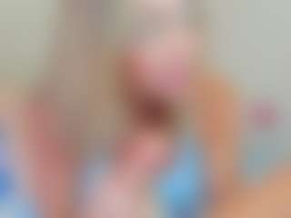 Live cam show with -Elisa- - Strip on Milfs Live