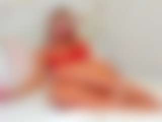 EllisaCherry MILF webcam performer live streaming