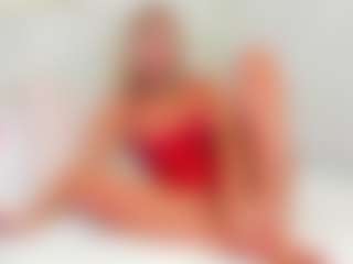 EllisaCherry MILF webcam performer live streaming