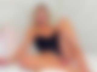Live cam show with EllisaCherry - Natural on Camsoda