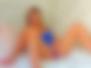 Live cam show with EllisaCherry - Butt Plug on TastyBlacksLive