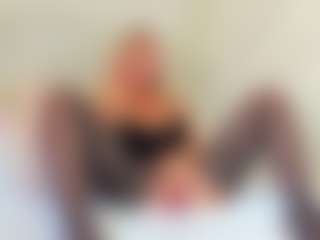 Live cam show with EllisaCherry - Bedroom on dasdasdadada.com