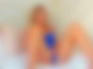 Live cam show with EllisaCherry - Public on Camsoda