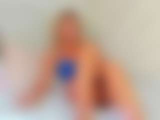 Live cam show with EllisaCherry - Public on Camsoda
