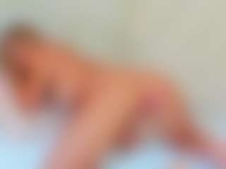 EllisaCherry's Live Sex Cam Show