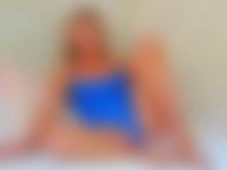 EllisaCherry's Live Sex Cam Show