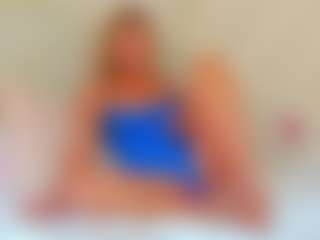 EllisaCherry's Live Sex Cam Show