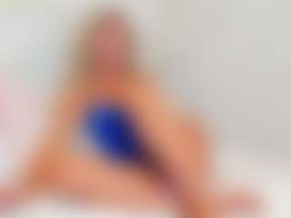 Live cam show with EllisaCherry - Athletic BBW on Camsoda