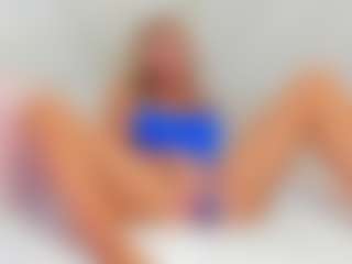 Live cam show with EllisaCherry - Living Room on Camsoda
