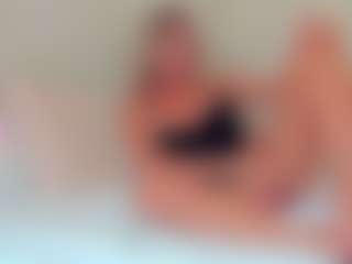 EllisaCherry's Live Sex Cam Show