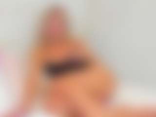 EllisaCherry's Live Sex Cam Show