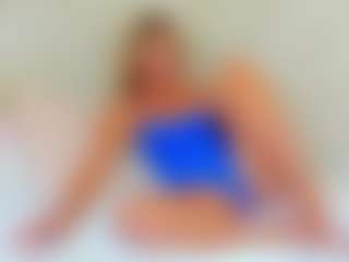 Live cam show with EllisaCherry - Butt Plug on Camiplay Live