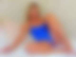 Live cam show with EllisaCherry - Athletic Young Adult on Streamer API