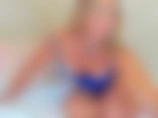 EllisaCherry's Live Sex Cam Show